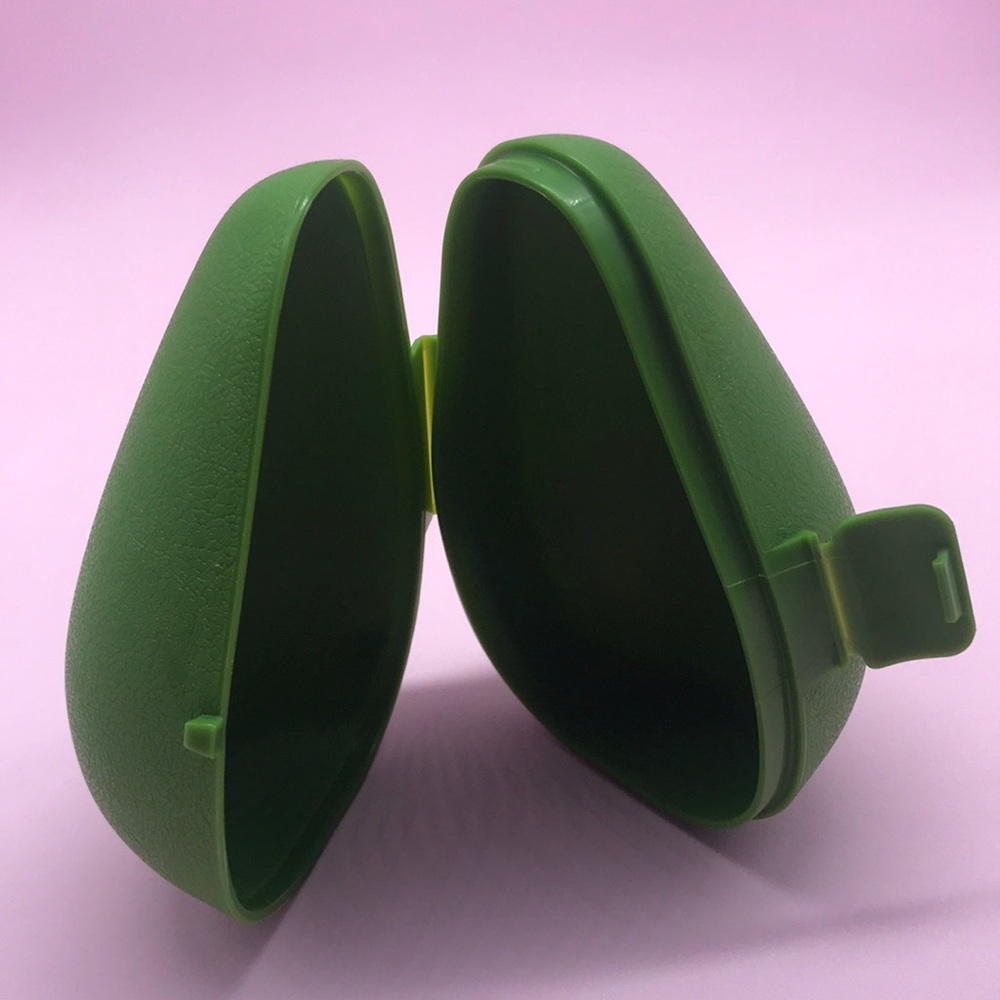 Tupperware Avocado Keeper - Picture 3 of 16